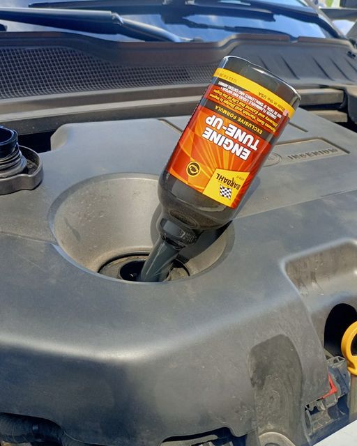 Engine Tune Up - Rimuove e dissolve le morchie e i depositi che si accumulano nel olio motore