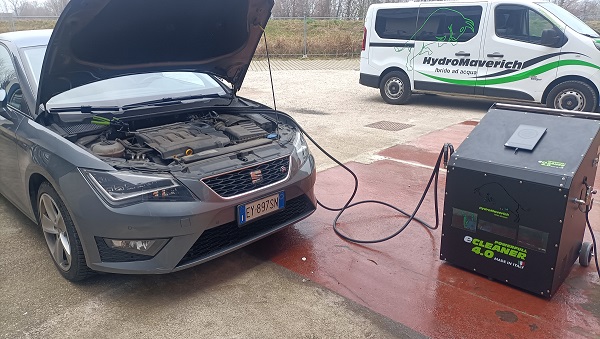 Decarbonizzazione motore con Idrogeno Hydromaverich Ecleaner